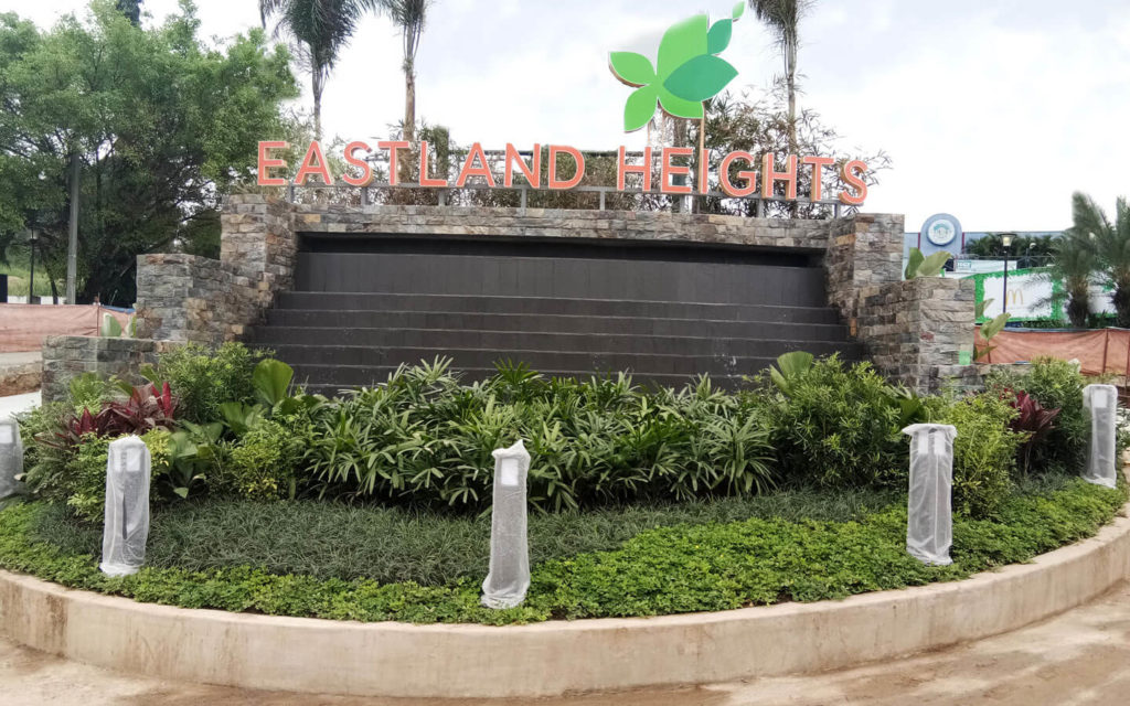 eastland-heights-main-entrance