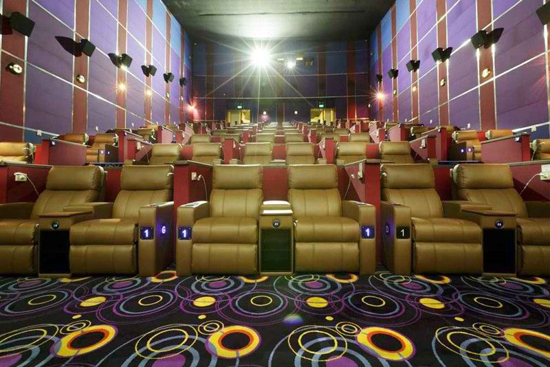 resorts-world-manila-now-offers-virtual-movie-tickets