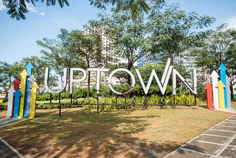 uptown-bonifacio-signage